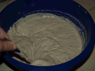 Mieszanie ciasta na chleb